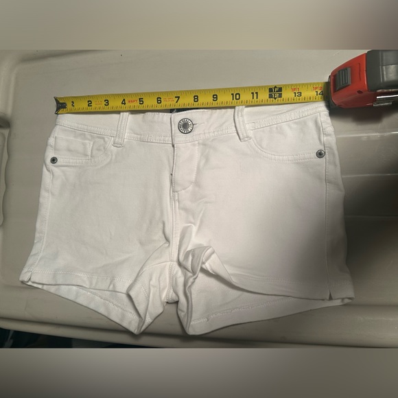 Wet seal white shorts - Picture 4 of 5